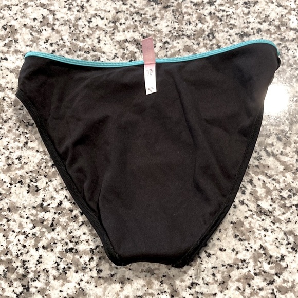 👙 New Victoria’s Secret Size Small Bikini Bottoms 👙 - Picture 7 of 9